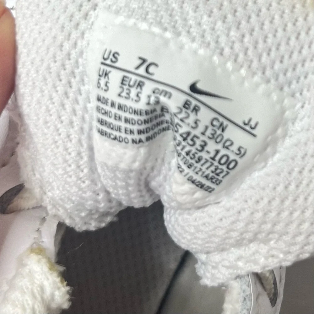 Nike White Low-Top Sneakers with Velcro Closure